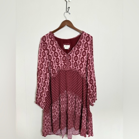 Anthropologie Dresses & Skirts - By Anthropolgie tiered v neck mini dress long sleeve size L red/pink
